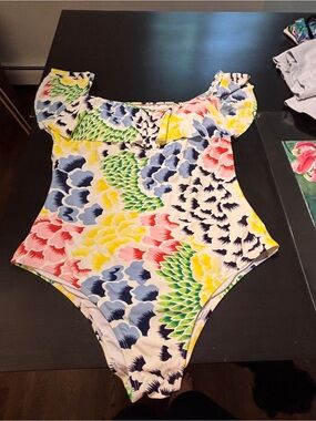 Cupshe Multicolor Floral Off-Shoulder One-Piece Swimsuit